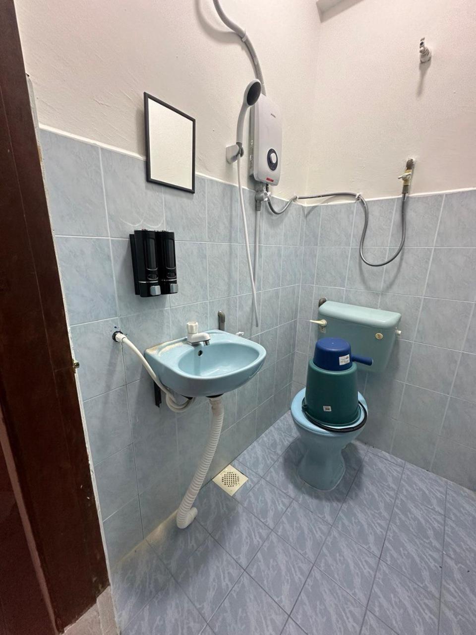 Teresek View Motel Kuala Tahan Eksteriør bilde